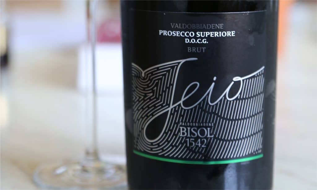 Bisol cung cấp rượu vang chính hãng với giá từ 800K (Prosecco DOC) đến 2 triệu (Cartizze DOCG) tùy theo loại vang và phân hạng chất lượng.