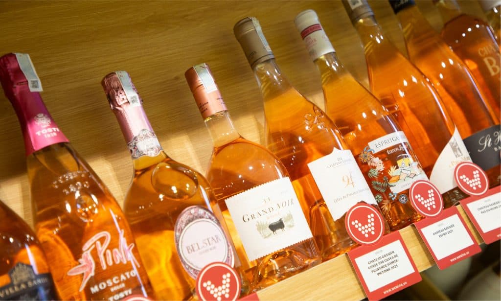 WeWine - nhà phân phối rượu vang chính hãng uy tín với mạng lưới cửa hàng tại các khu vực trung tâm Hà Nội và TP.HCM.
