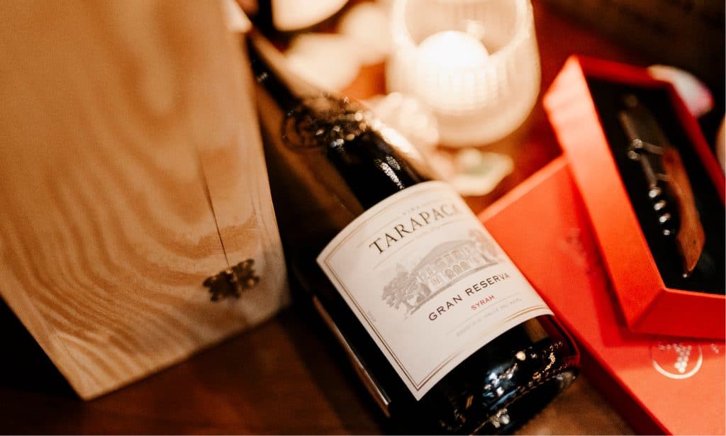 Tarapacá đã bảo quản rượu vang từ những vườn nho tuyển chọn ở Chile với công nghệ hiện đại và truyền thống winemaking.