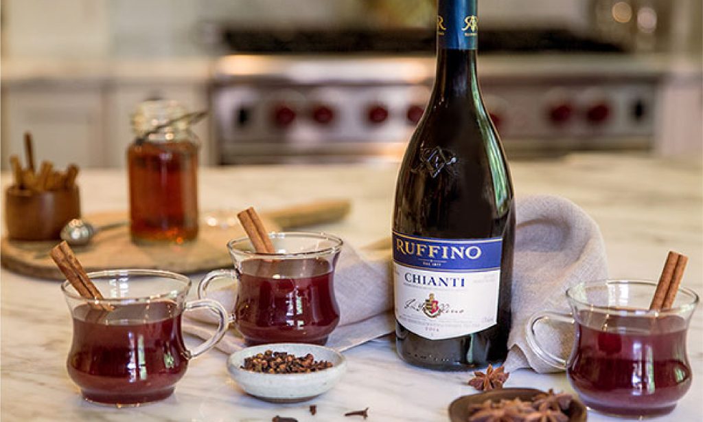 Ruffino Chianti - biểu tượng của rượu vang Ý từ năm 1877, mang đến hương vị Tuscany truyền thống với nho Sangiovese nguyên chất và chai hình đặc trưng.