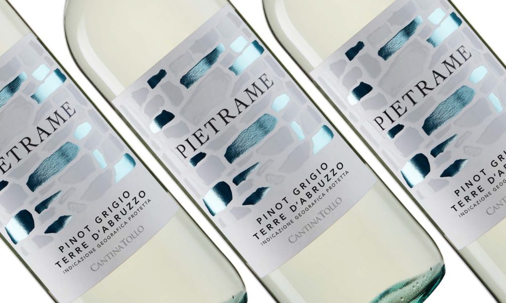 Cantina Tollo Pietrame Pinot Grigio - chai rượu vang Ý trắng tươi mát từ Abruzzo, thể hiện tính cách nhẹ nhàng và dễ uống của Pinot Grigio trên thổ nhưỡng ven biển Adriatic.